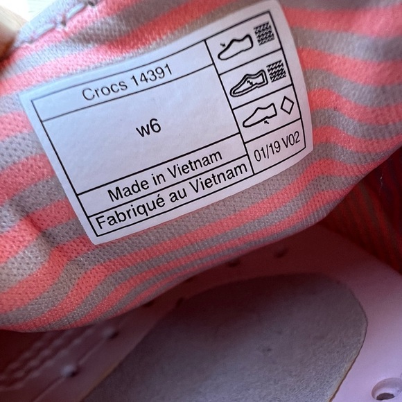 CROCS Walu Pearl White Gray and Melon Canvas Loafer Women’s Sz 6 Slip On Shoes - Picture 3 of 12